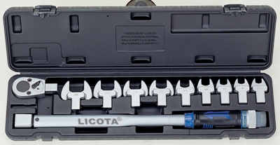 Динамометрический ключ с микрометром 40-210Нм, в наборе со сменными насадками, 11пр.