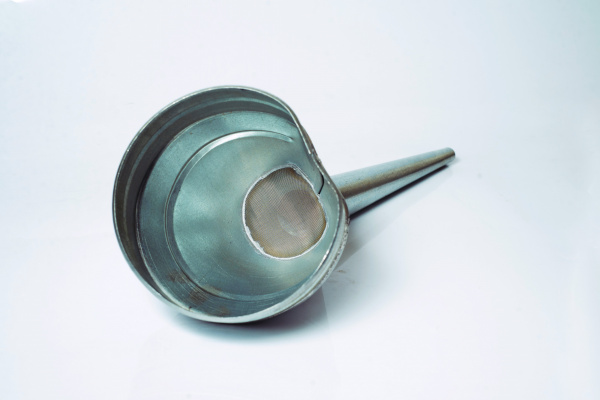 3900 Воронка метал.универсальная малая D120 mm (1)