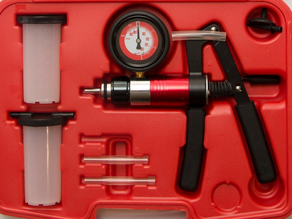 Универсальный ручной тестер И-2113С (1) Универсальный ручной тестер И-2113С (1)